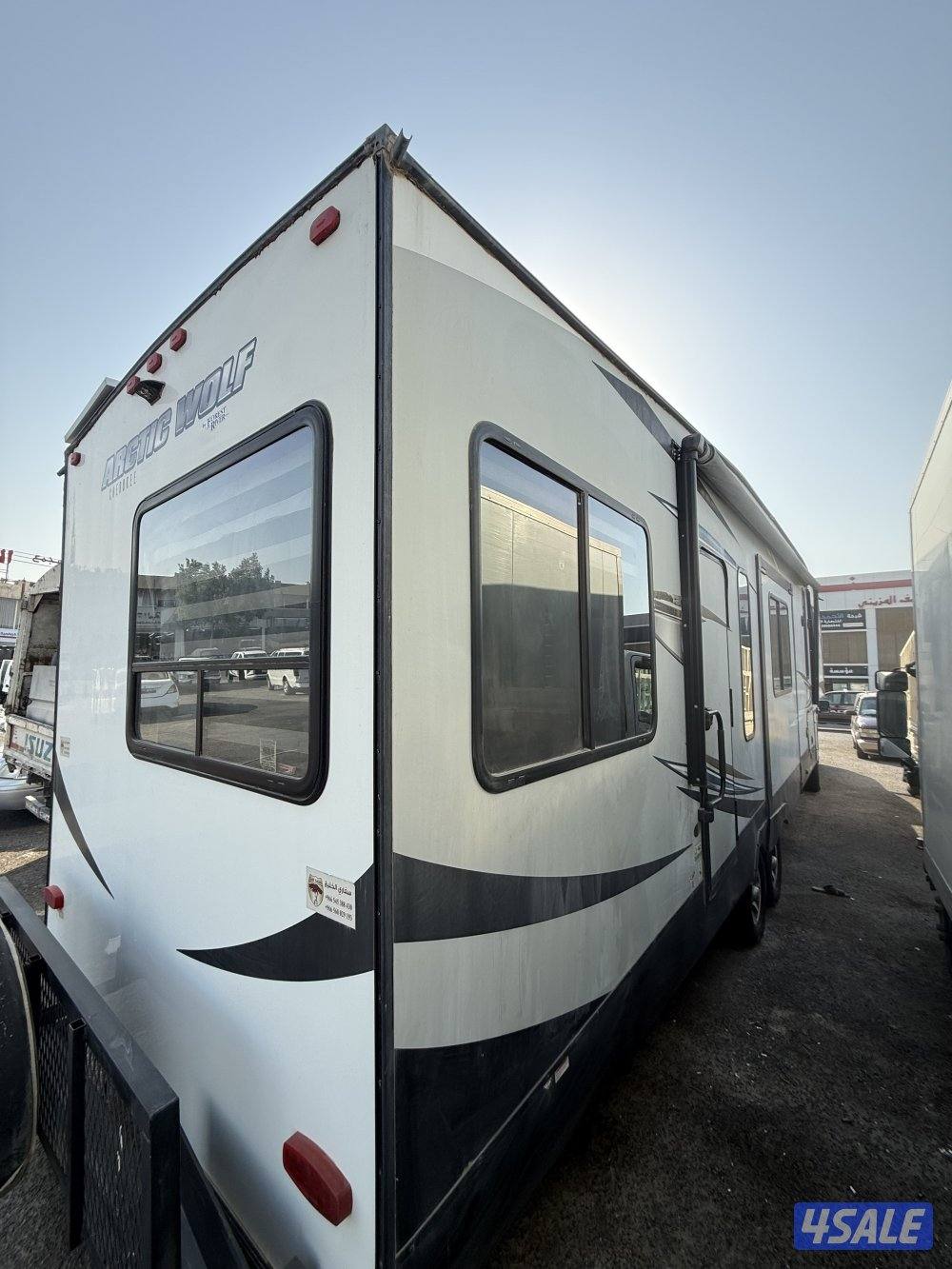 كرفان امريكي 2019 مجهز بالكامل مع الوانيت او بدون2