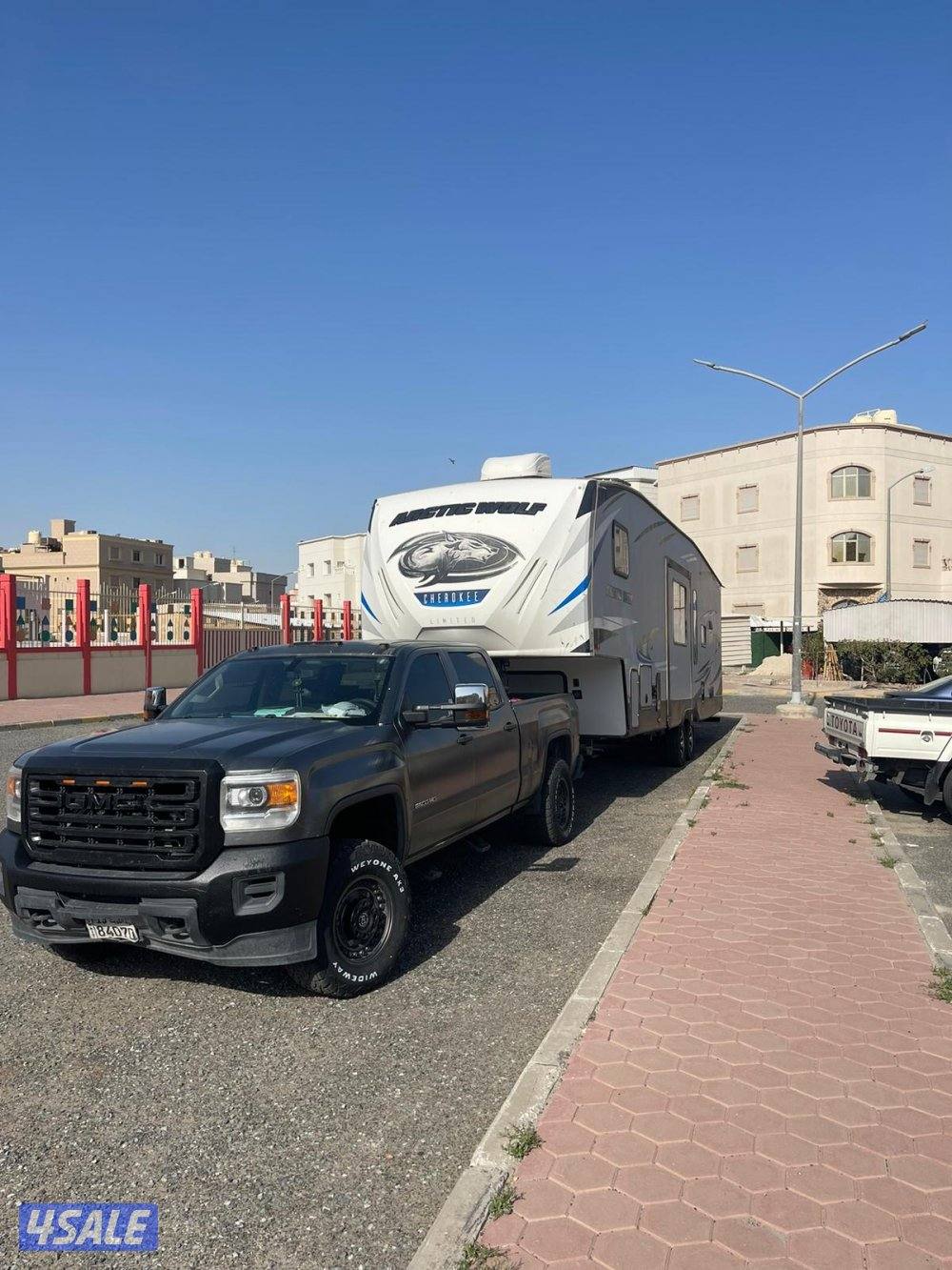 كرفان امريكي 2019 مجهز بالكامل مع الوانيت او بدون3