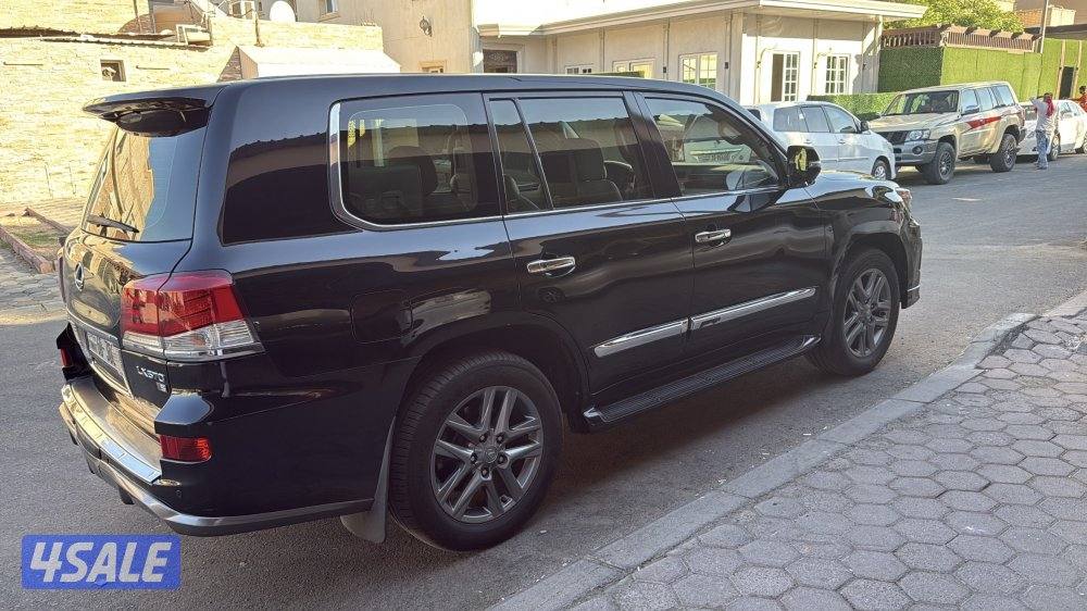 للبيع جيب لكزس سبورت1