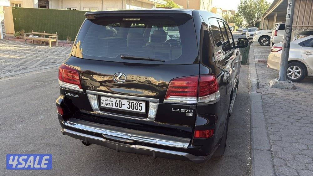 للبيع جيب لكزس سبورت4