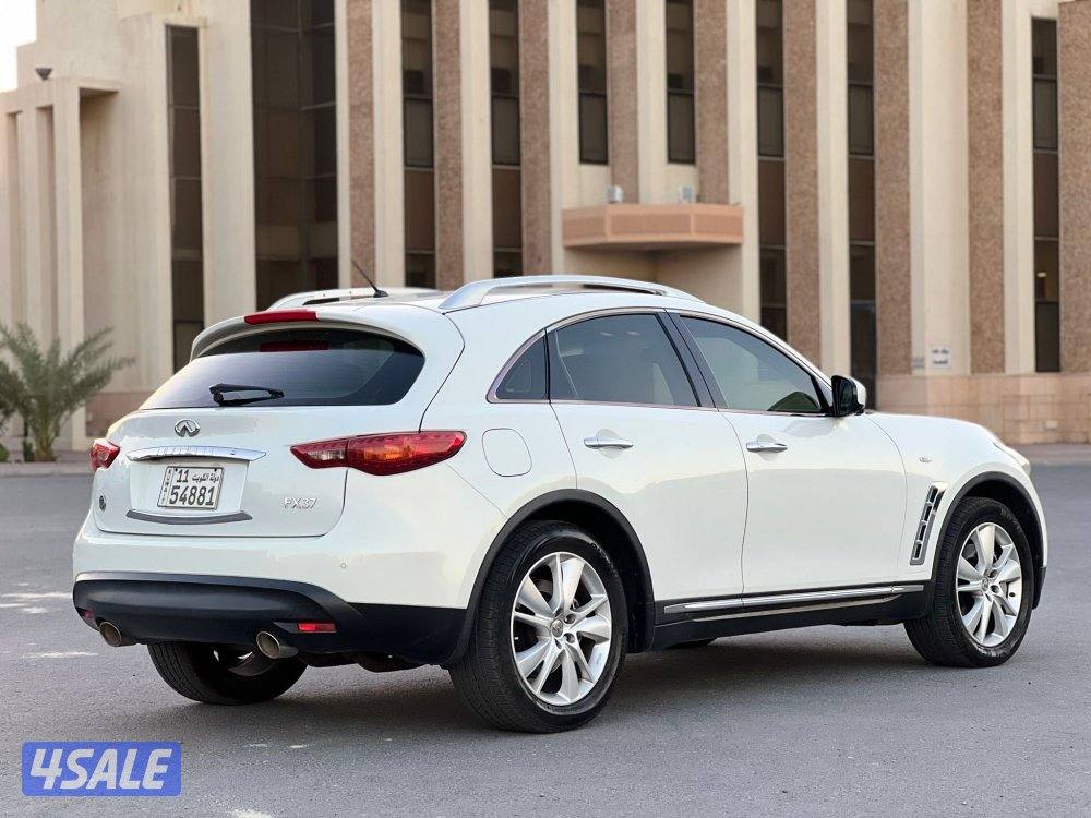 صبغ الوكالة تواير جديده بحالة ممتازه سيرفيس منتظم موديل ٢٠١٣3