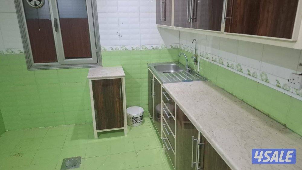 للايجار دور ارضي في صباح الناصر ويوجد شقق 3 غرف و2 غرفه وغرفه وصاله1