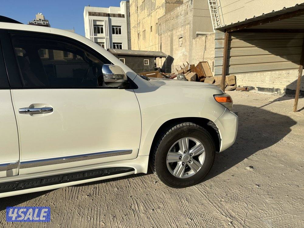 لاند كروزر ٢٠١٤ صبغ الوكاله سيرفيس منتظم بالوكاله ماشي ٢٠٠١١ شرط الفحص2