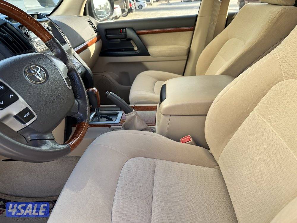 لاند كروزر ٢٠١٤ صبغ الوكاله سيرفيس منتظم بالوكاله ماشي ٢٠٠١١ شرط الفحص3