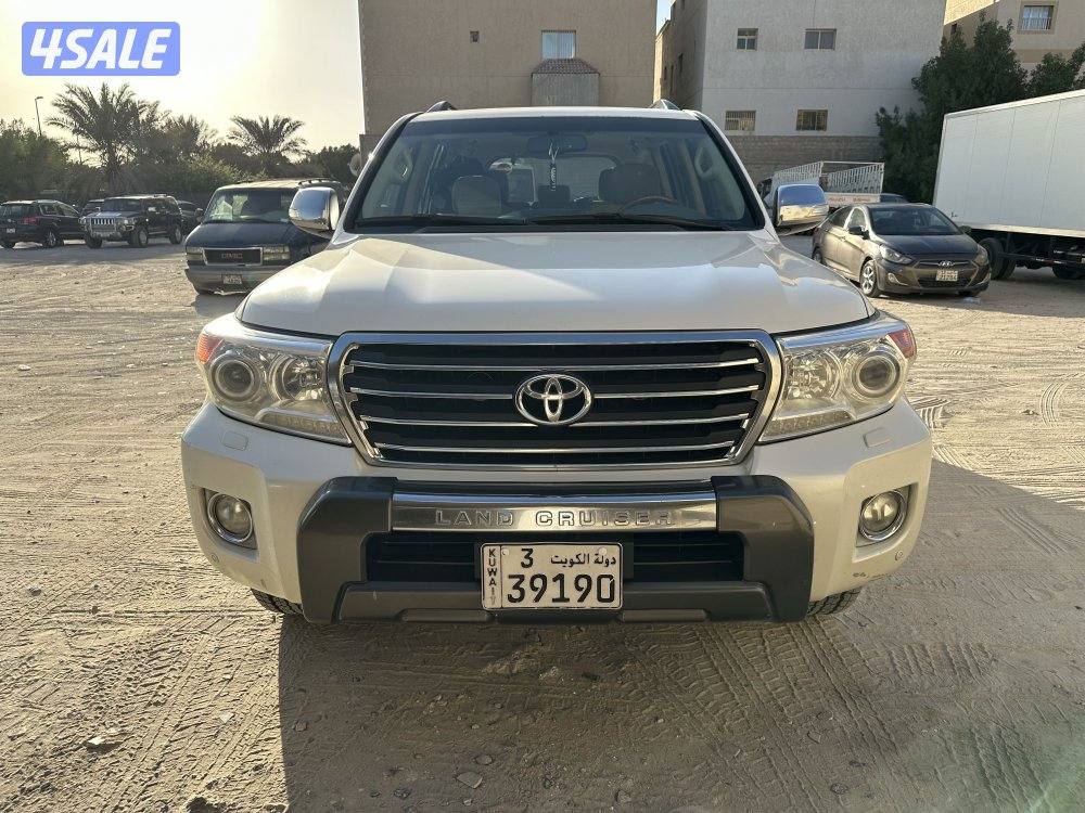 لاند كروزر ٢٠١٤ صبغ الوكاله سيرفيس منتظم بالوكاله ماشي ٢٠٠١١ شرط الفحص5