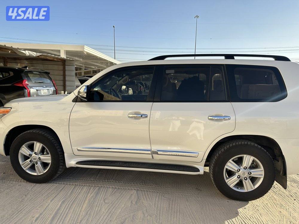 لاند كروزر ٢٠١٤ صبغ الوكاله سيرفيس منتظم بالوكاله ماشي ٢٠٠١١ شرط الفحص9