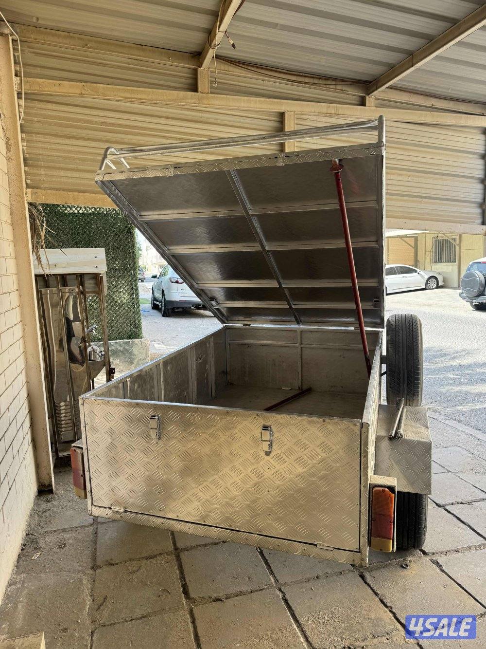 للبيع عربانه قلص وعليها ناتكي + مكينه “4800” نوع  صيني0