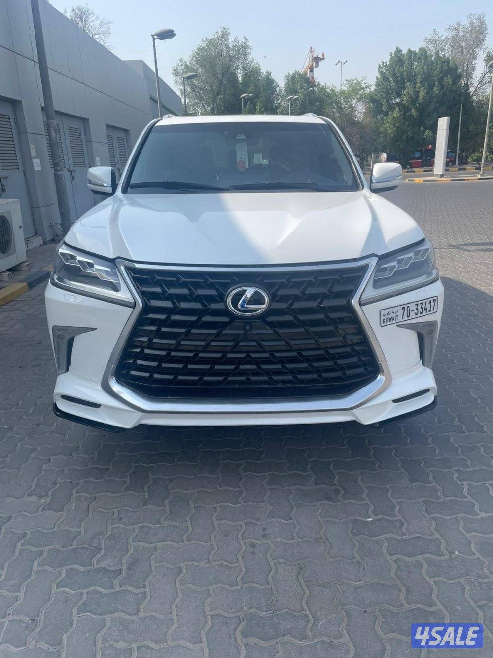 لكزس 2017 درجة اولى لون ابيض صدفي2