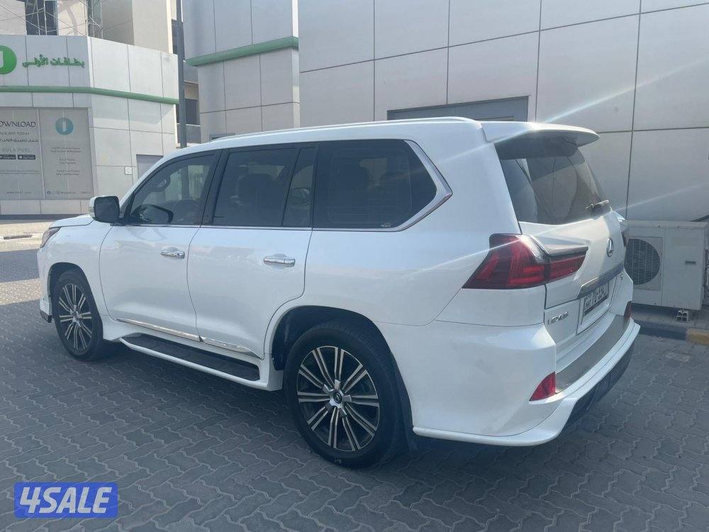 لكزس 2017 درجة اولى لون ابيض صدفي4