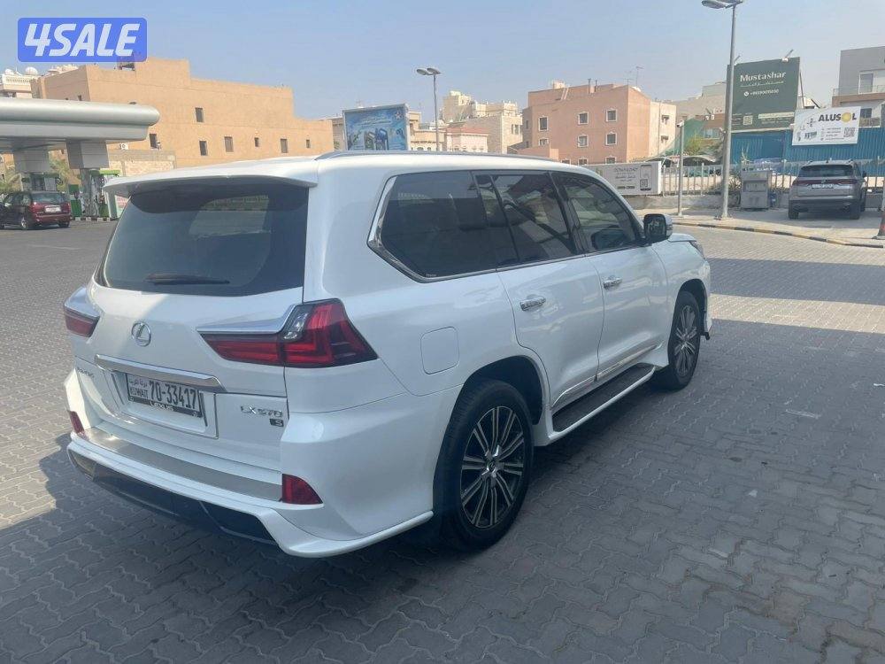 لكزس 2017 درجة اولى لون ابيض صدفي5