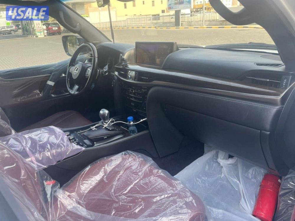 لكزس 2017 درجة اولى لون ابيض صدفي6