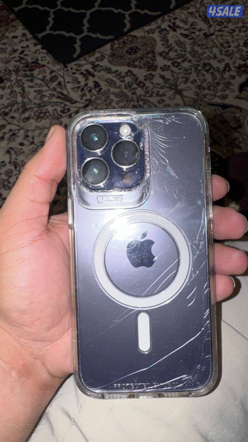 مطلوب بائع لمحل هواتف شرط الخبره لديه معرفه تامه والتعامل مع الزباين1