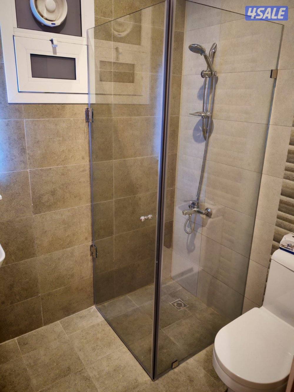 ابو امير / فني زجاج سكريت جام  شاور بوكس طاولات مرايا سكريت12