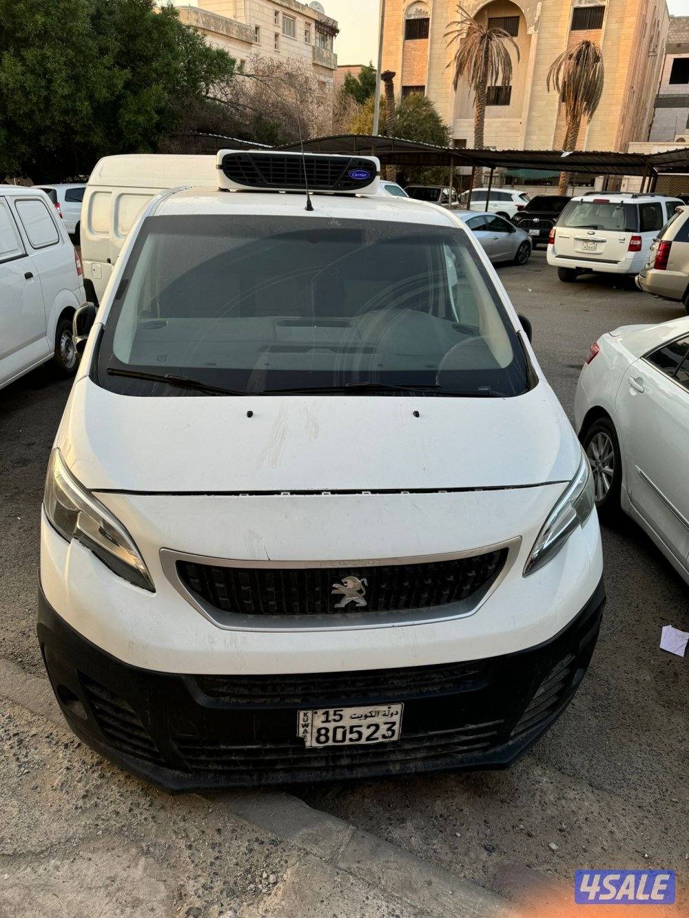 للبيع باص ثلاجا موديل ٢٠١٨ ديزل6