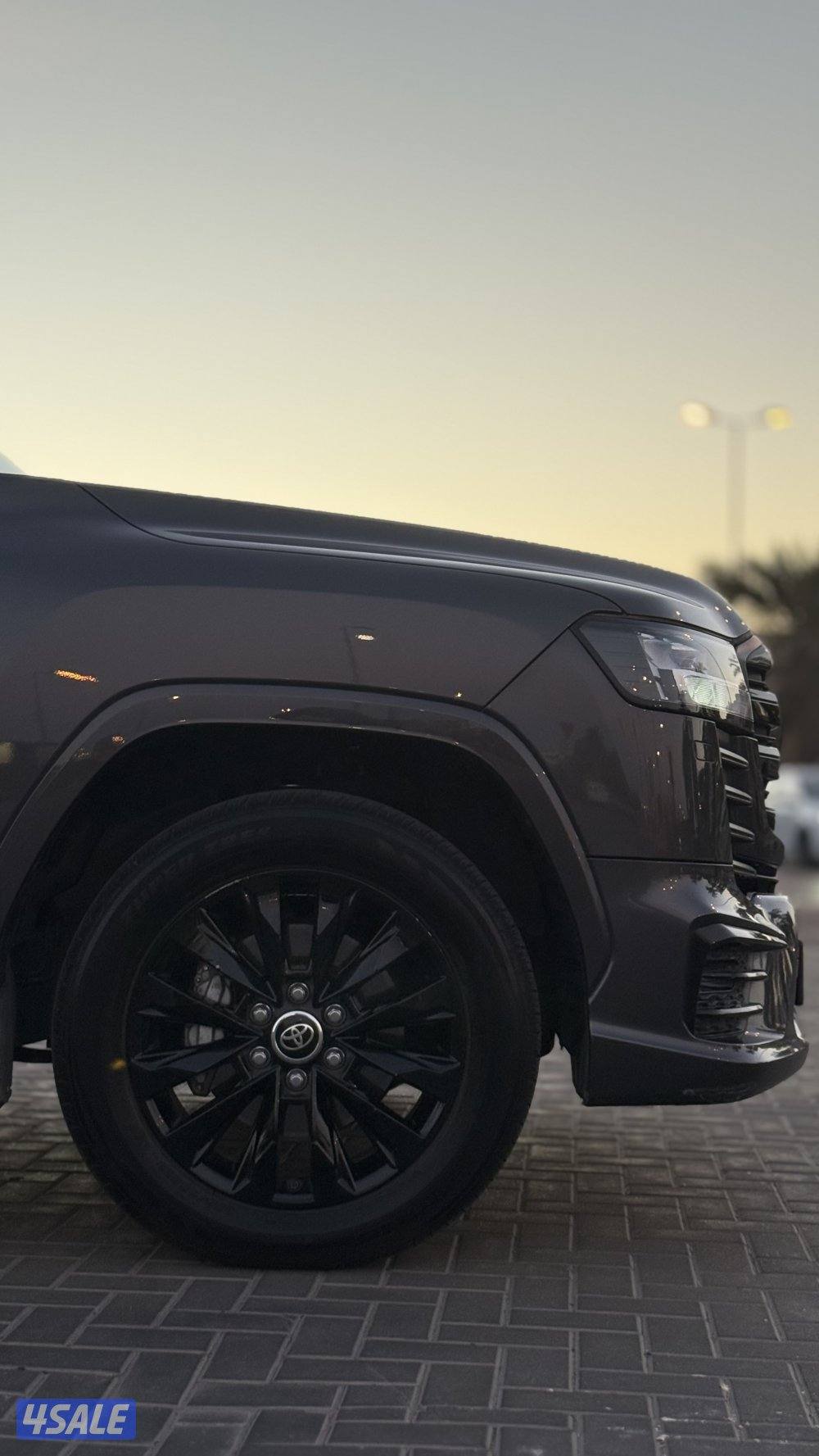 للبيع لاند كروزر GXR AERO S6