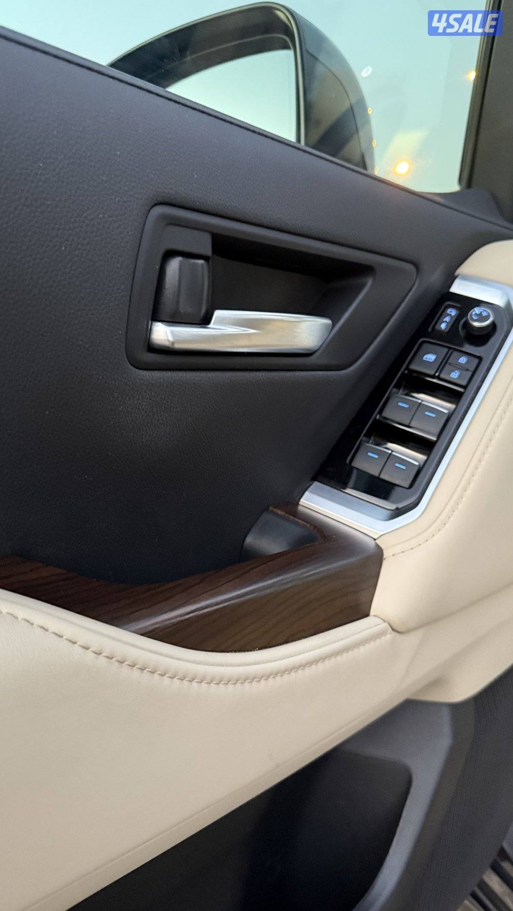 للبيع لاند كروزر GXR AERO S7