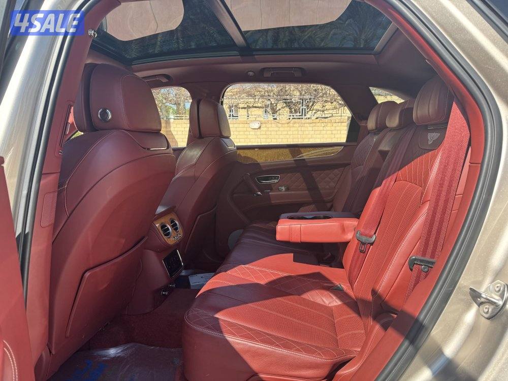 BENTLY BENTYAGA 2017 V123