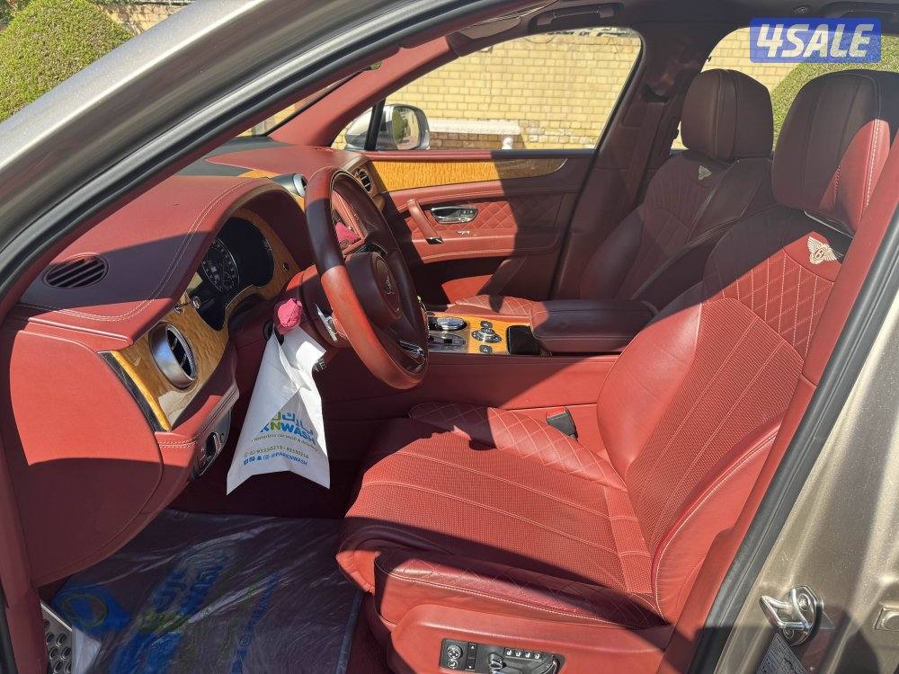 BENTLY BENTYAGA 2017 V126