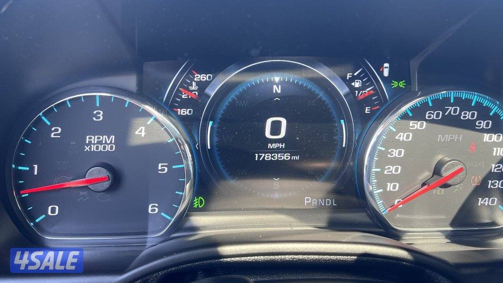 للبيع تاهو RST اصلي مكينه 6.2 قير 103