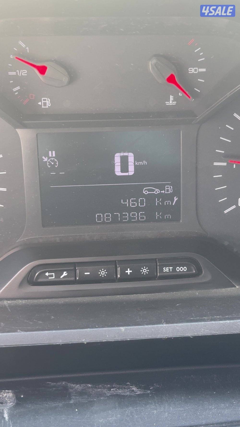 للبيع بيجو مشروع غسيل سيارات جاهز واغراضه شبه جديده3