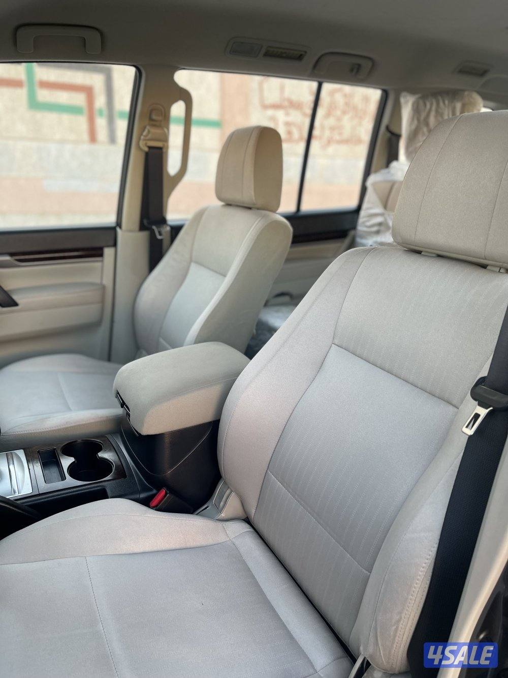 للبيع باجيرو موديل 2020 عداد 65 وارد الملا صبغ الوكالة شرط الفحص5