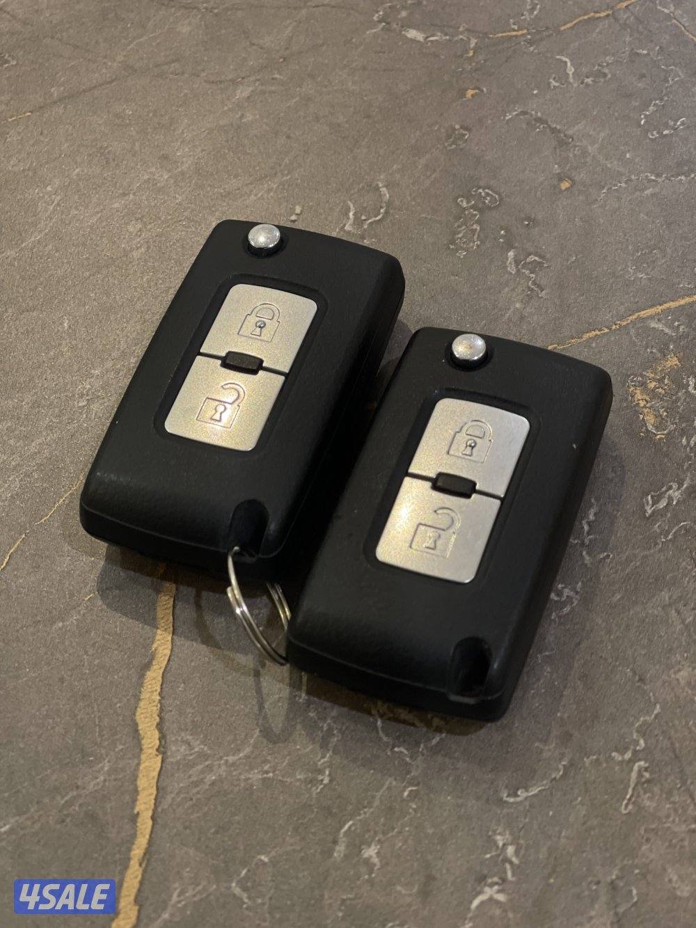 للبيع باجيرو موديل 2020 عداد 65 وارد الملا صبغ الوكالة شرط الفحص8