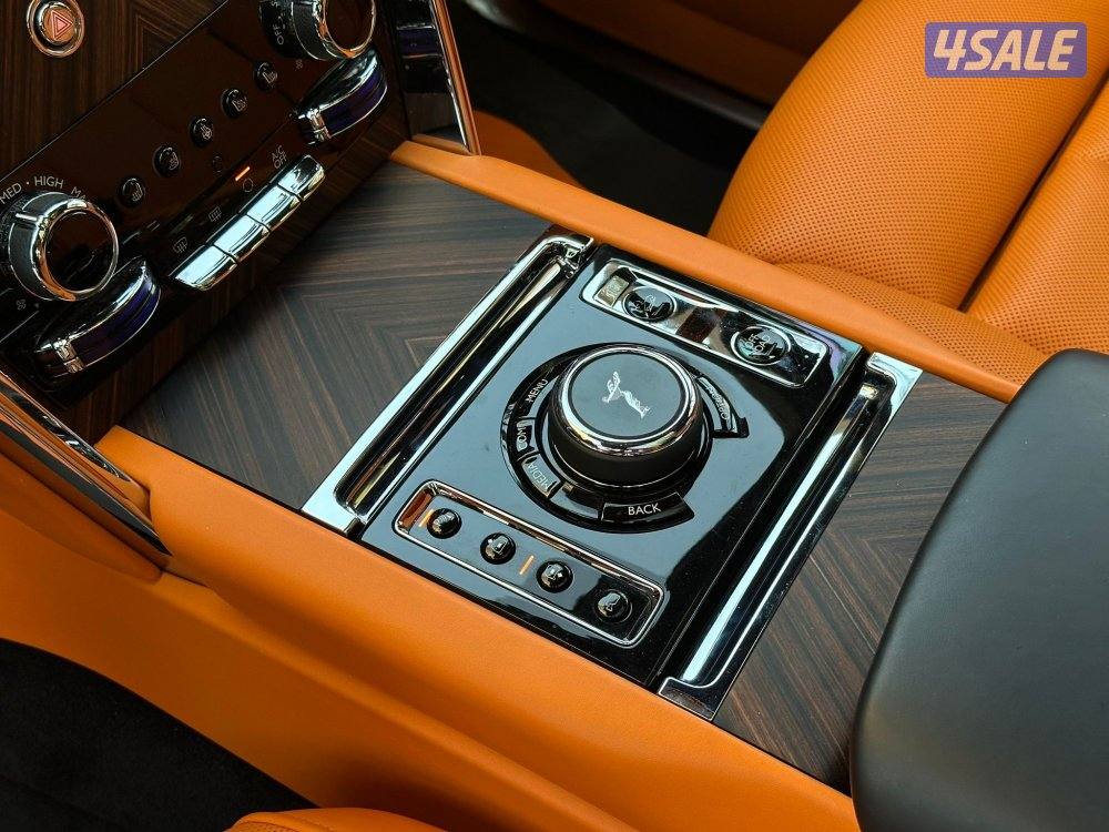 رولزرويسCULLINAN موديل2021 عداد58الف وارد الغانم تحت الكفاله+الصيانه9