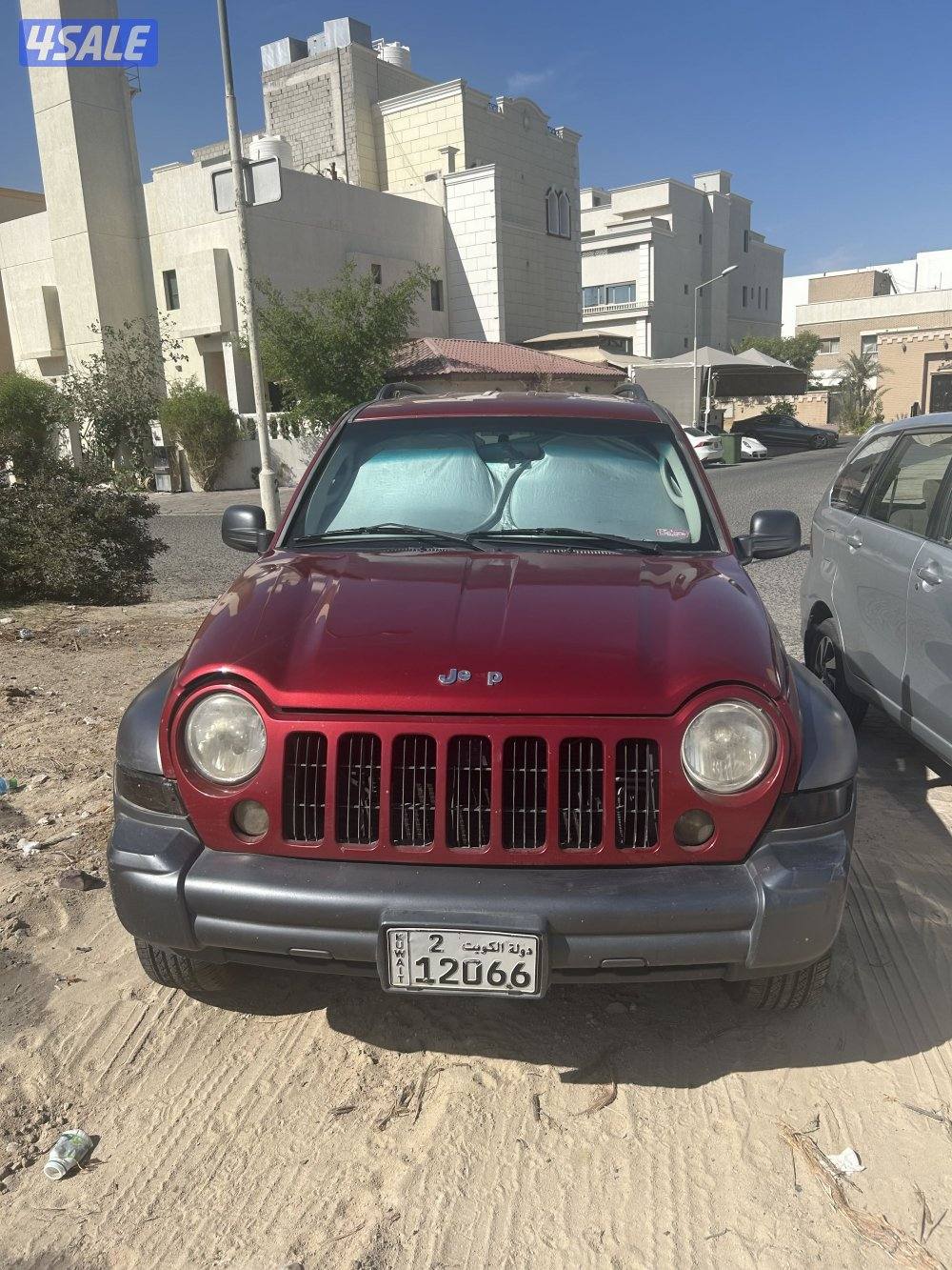 للبيع جيب شيروكي موديل ٢٠٠٥ بحالة جيدة جدا المكيف بارد جدا0