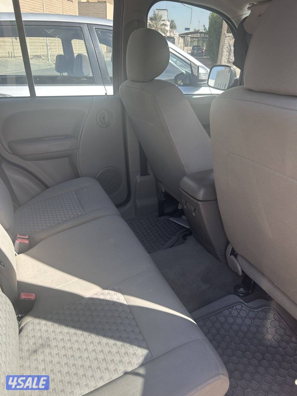 للبيع جيب شيروكي موديل ٢٠٠٥ بحالة جيدة جدا المكيف بارد جدا3