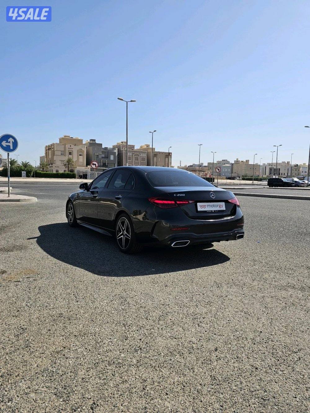 Mercedes-Benz C200-20231