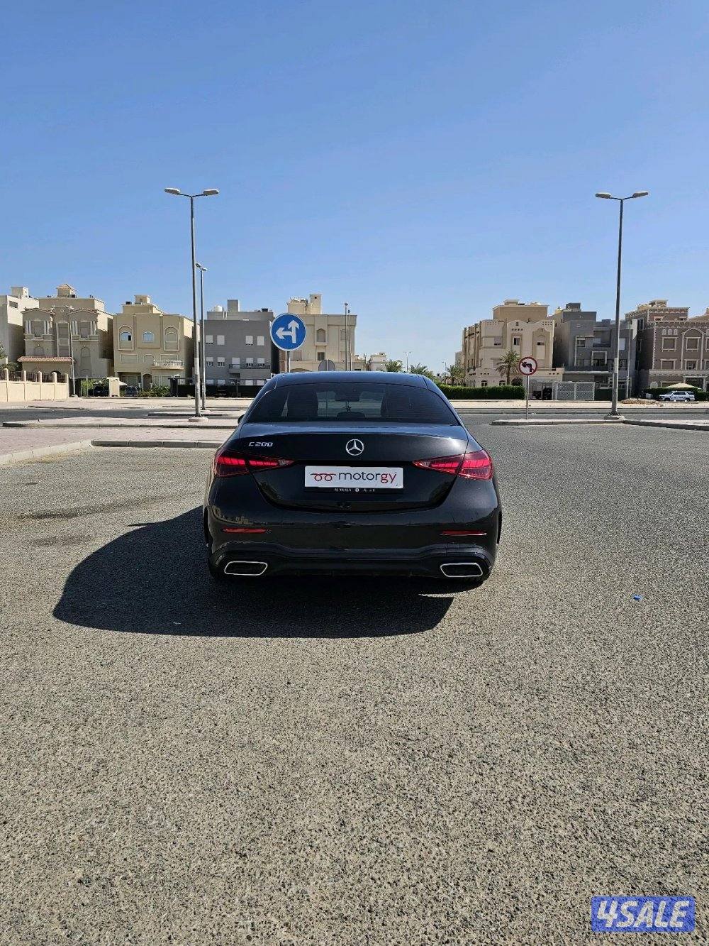 Mercedes-Benz C200-20234