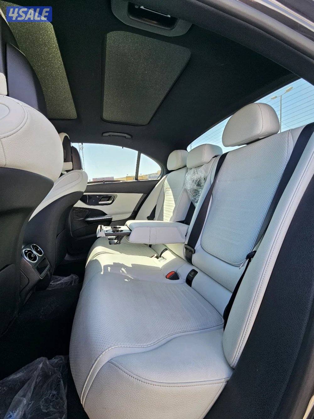 Mercedes-Benz C200-202313