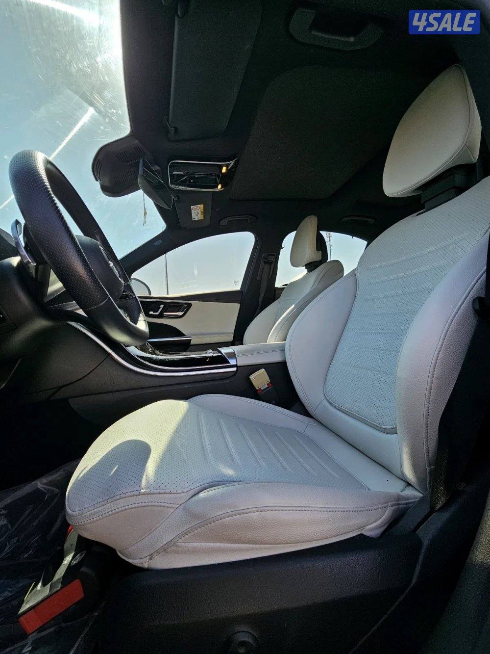 Mercedes-Benz C200-202315