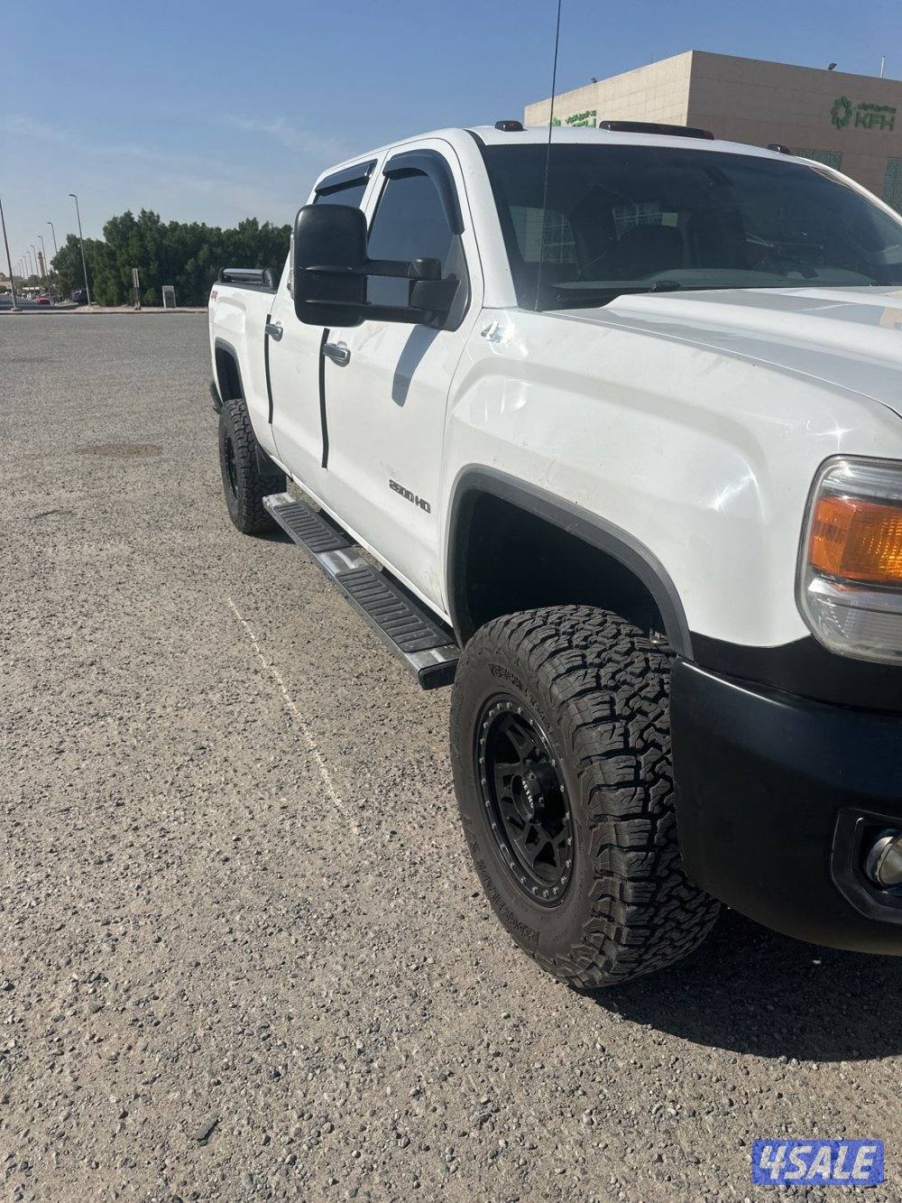 للبيع وانيت جمس 2015ابيض من الداخل رصاصي قمارتين شرط الفحص تواير جديده2