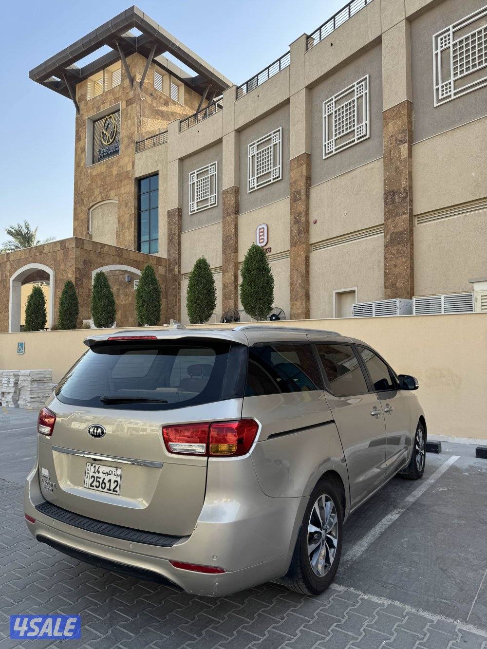 كيا كرنفال ٢٠١٦ بحاله ممتازه4