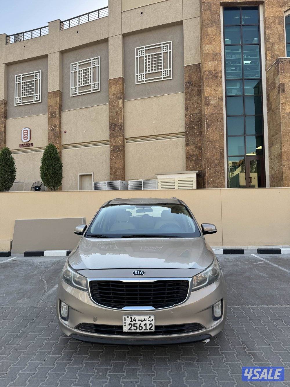 كيا كرنفال ٢٠١٦ بحاله ممتازه9