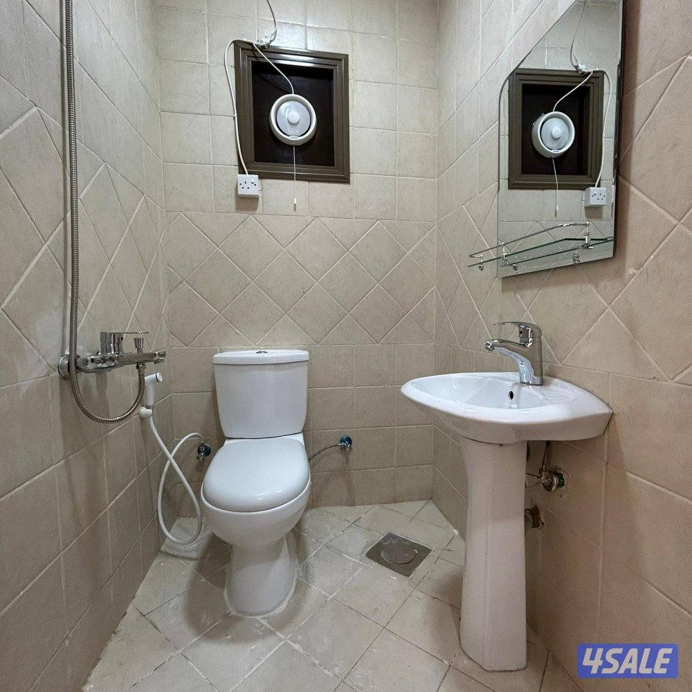 شقة مع شهر مجاني  للإيجار في السالمية قطعة 65