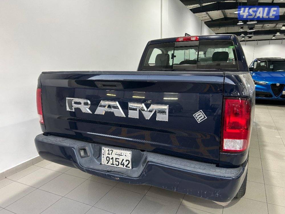 RAM 1500 Express Regular Cab 4X26