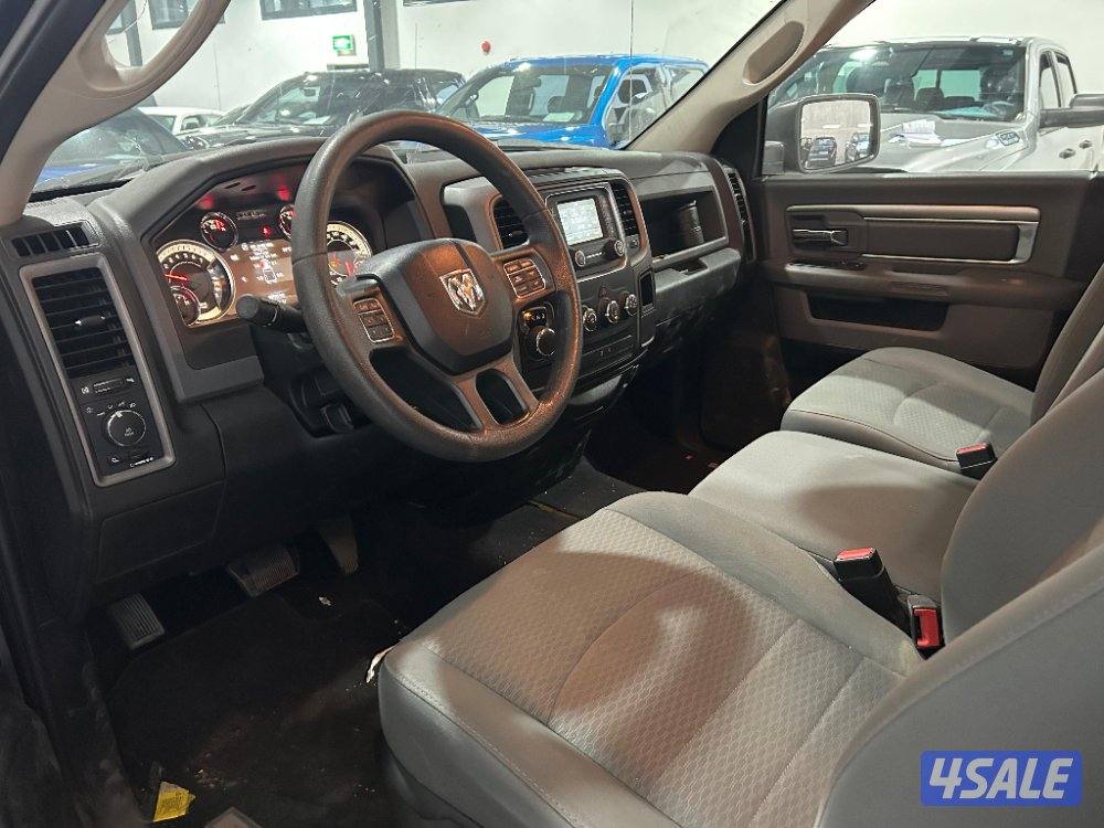 RAM 1500 Express Regular Cab 4X28