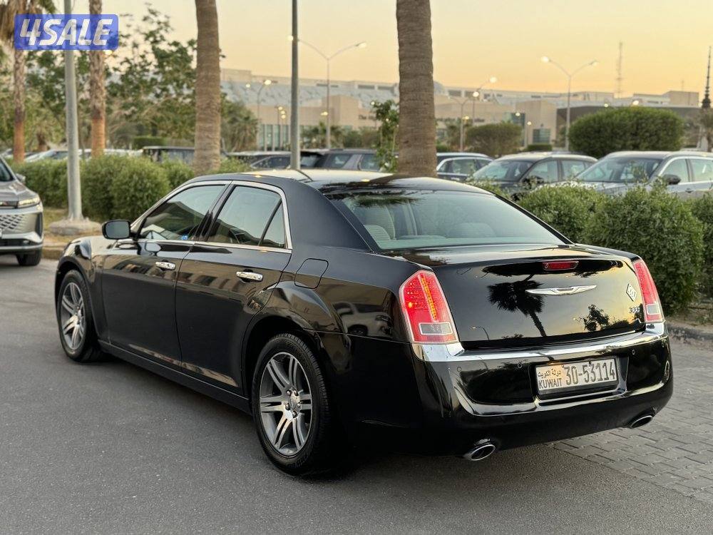 كرايزلر C300 موديل 2014 عداد 122 بحاله ممتازه6