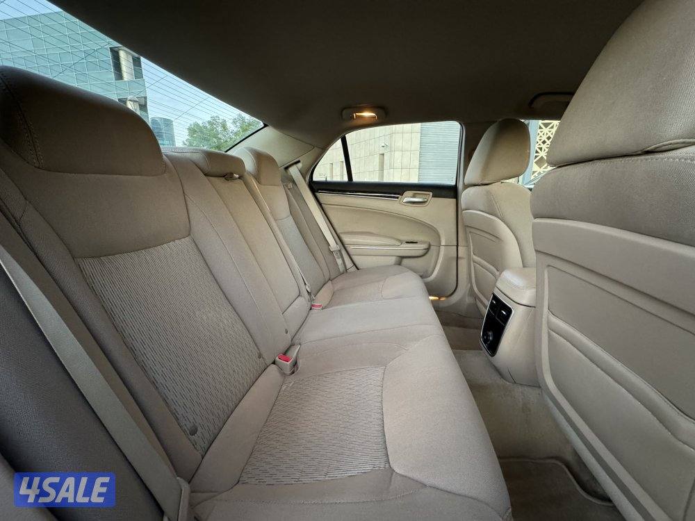 كرايزلر C300 موديل 2014 عداد 122 بحاله ممتازه7