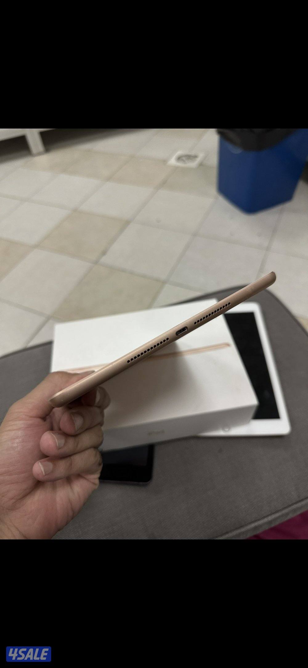 ايبادين للبيع واحد128 قيقا و32 نظاف الجيل 61