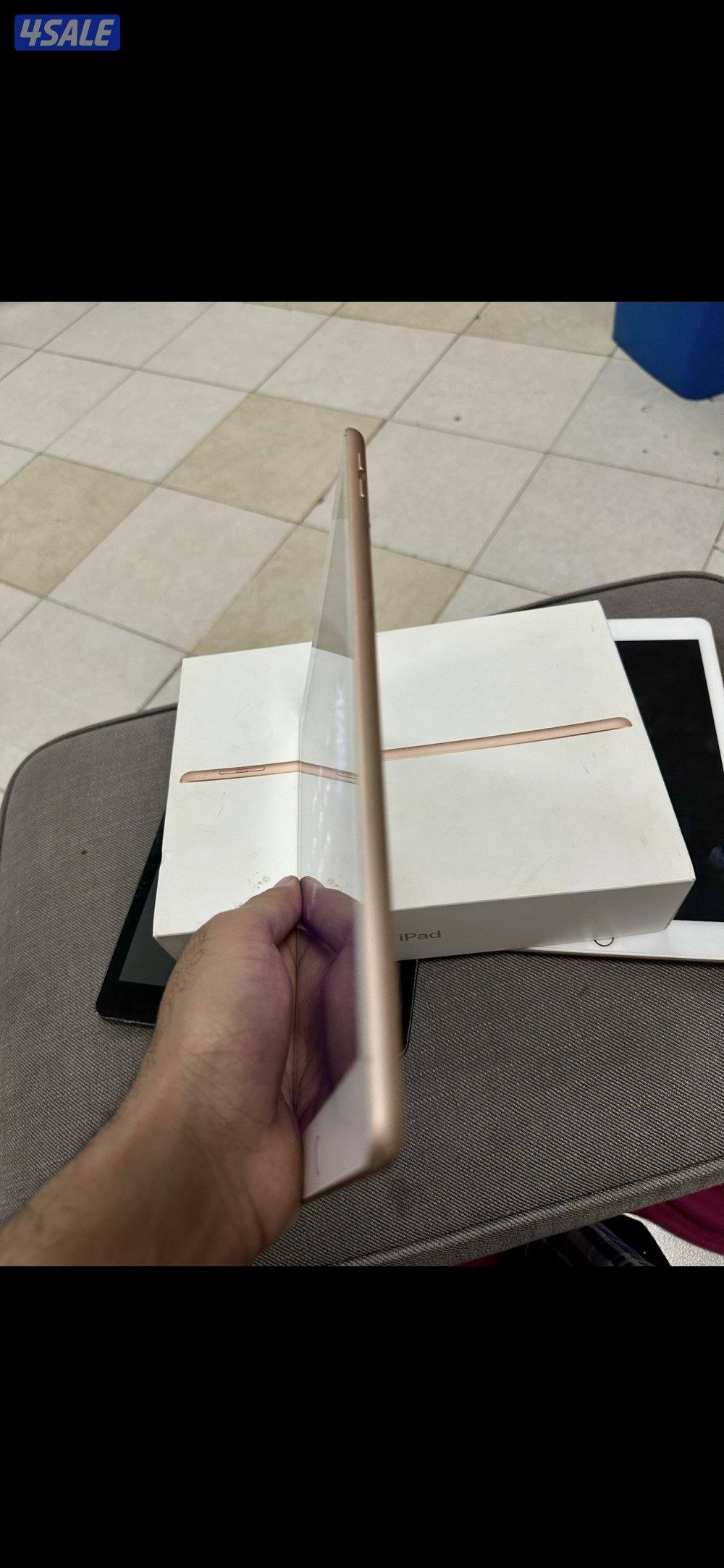 ايبادين للبيع واحد128 قيقا و32 نظاف الجيل 62