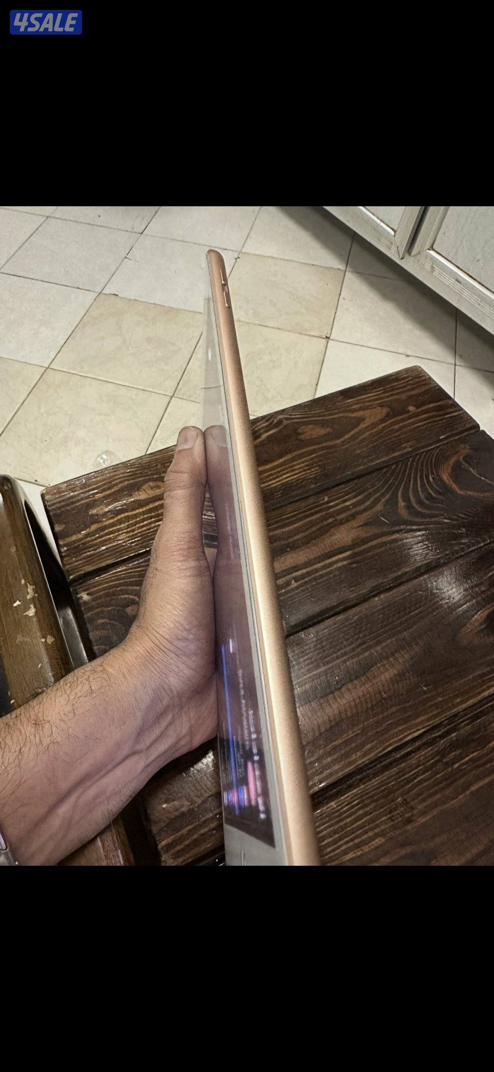 ايبادين للبيع واحد128 قيقا و32 نظاف الجيل 67