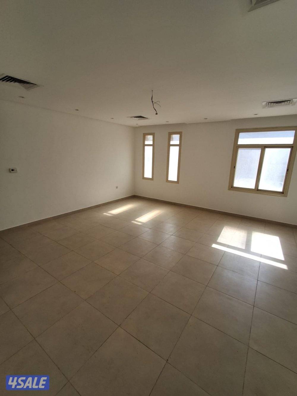 لايجار دور وشقه بالعقيله موقع مميز ومساحه كبيره للعوايل فقط3