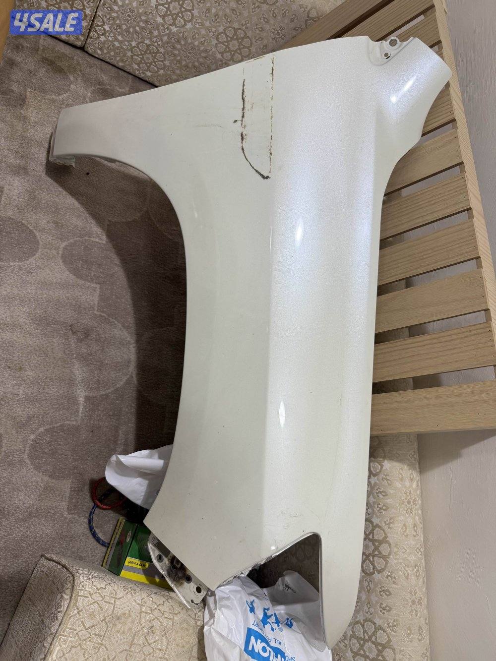 للبيع مدقر لاندكروزر 2020 وللبيع صطابات مرسيدس حوت 20030