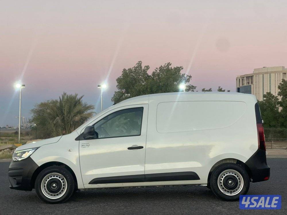 للبيع رينو دوكر3