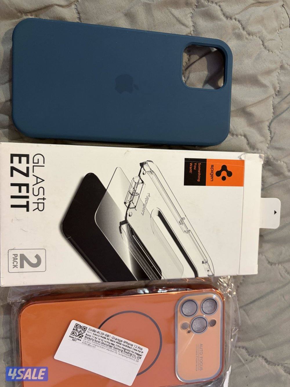 آيفون 12 ذهبي مثل الجديد بالضبط+ كفرين حمايه وستكر9