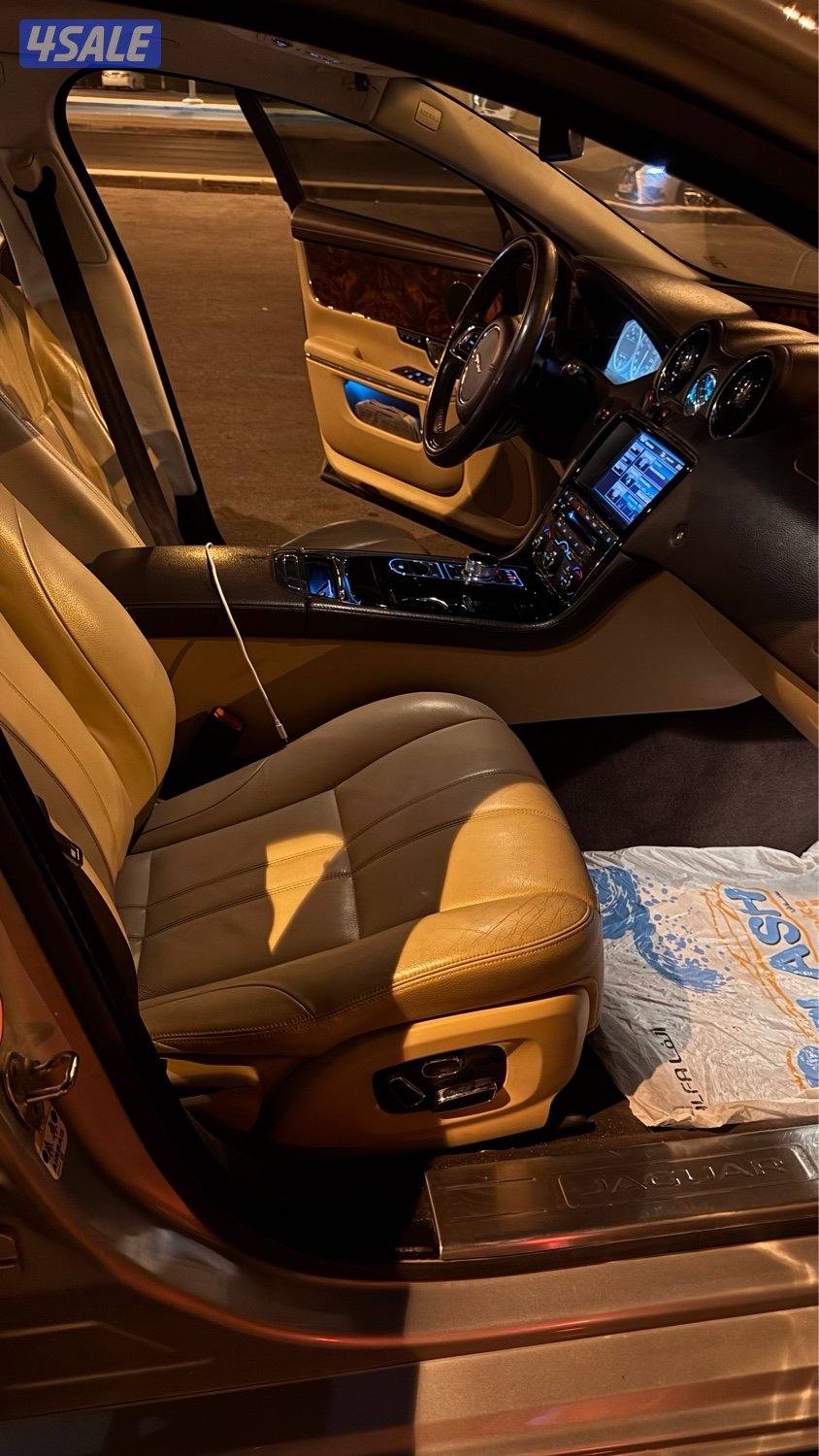 للبيع جاكوار XJ 2014 عداد 160 الف صبغ الوكالة بالكامل المالك الثاني4