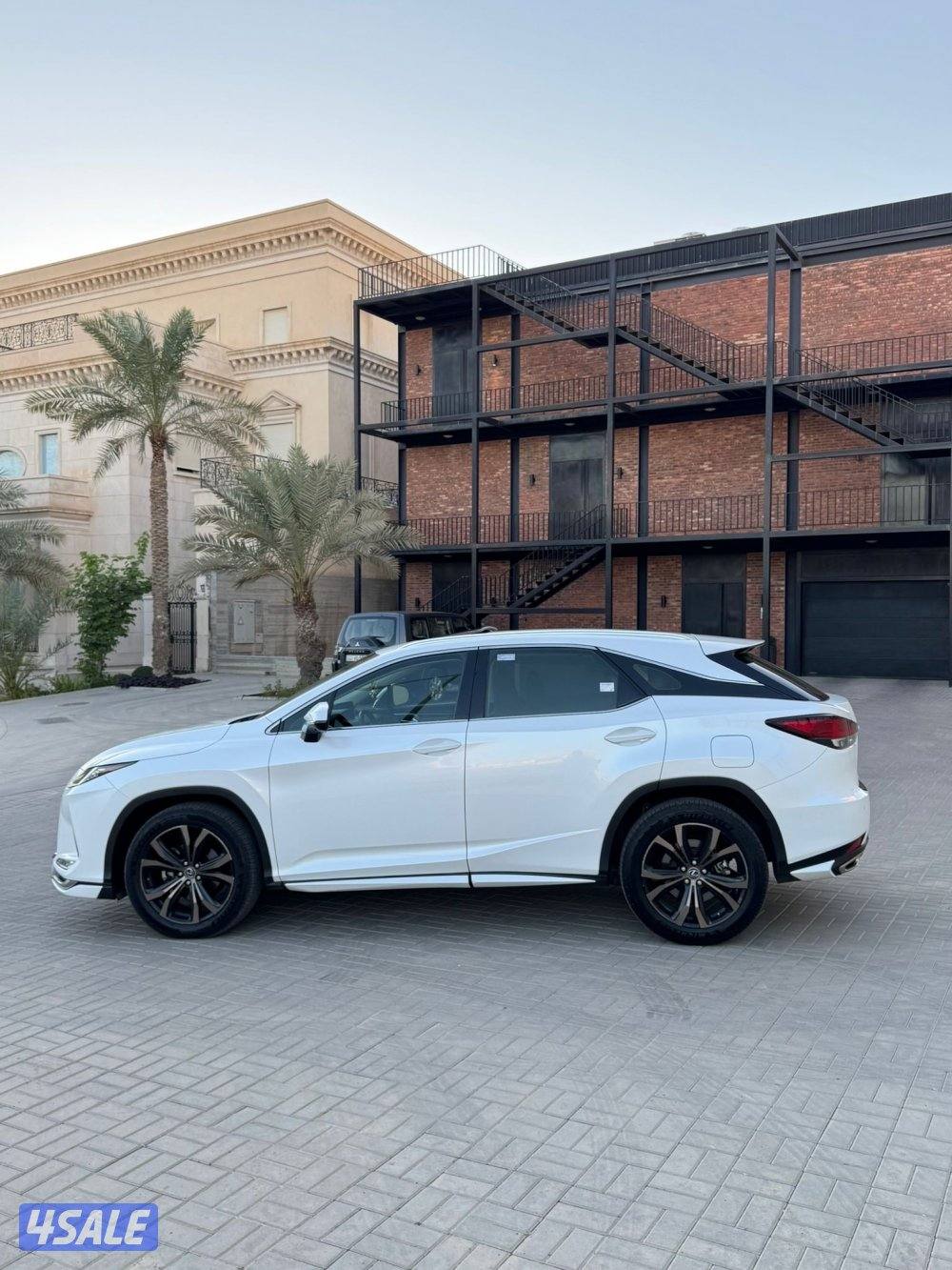 للبيع لكزس RX موديل 2021 الدرجه الااول2